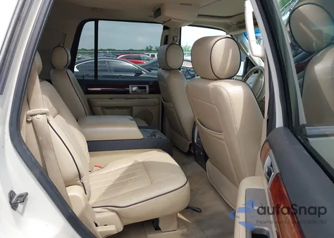 2005 Lincoln Navigator from USA, damaged, VIN 5LMFU27515LJ24658